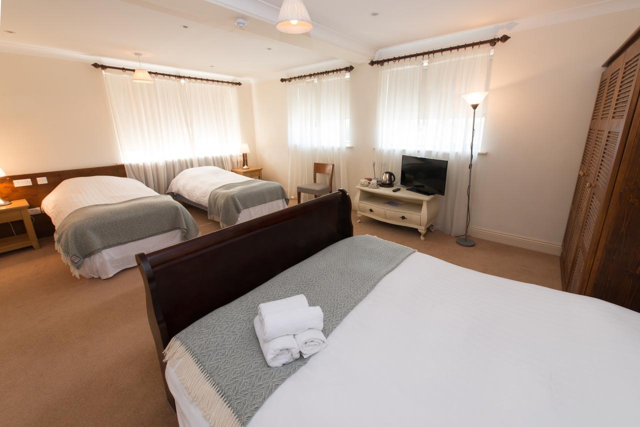Connemara Lake Hotel Oughterard Eksteriør billede